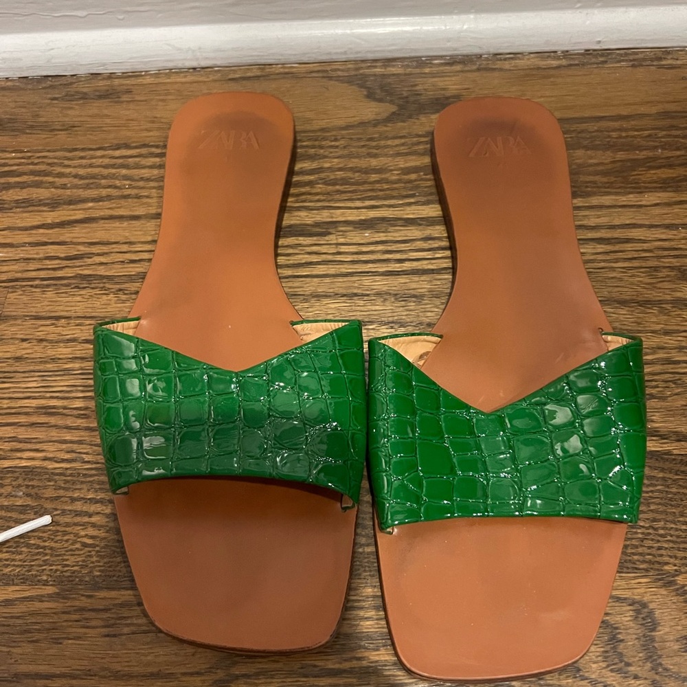 Green and Tan Crocodile Texture Sandals